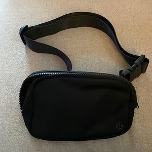 Lululemon Belt Bag (NWOT)